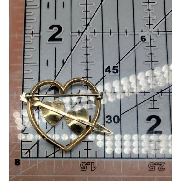Krementz Gold Plated Brooch Triple Heart & Arrow Signed Vintage - Picture 9 of 9